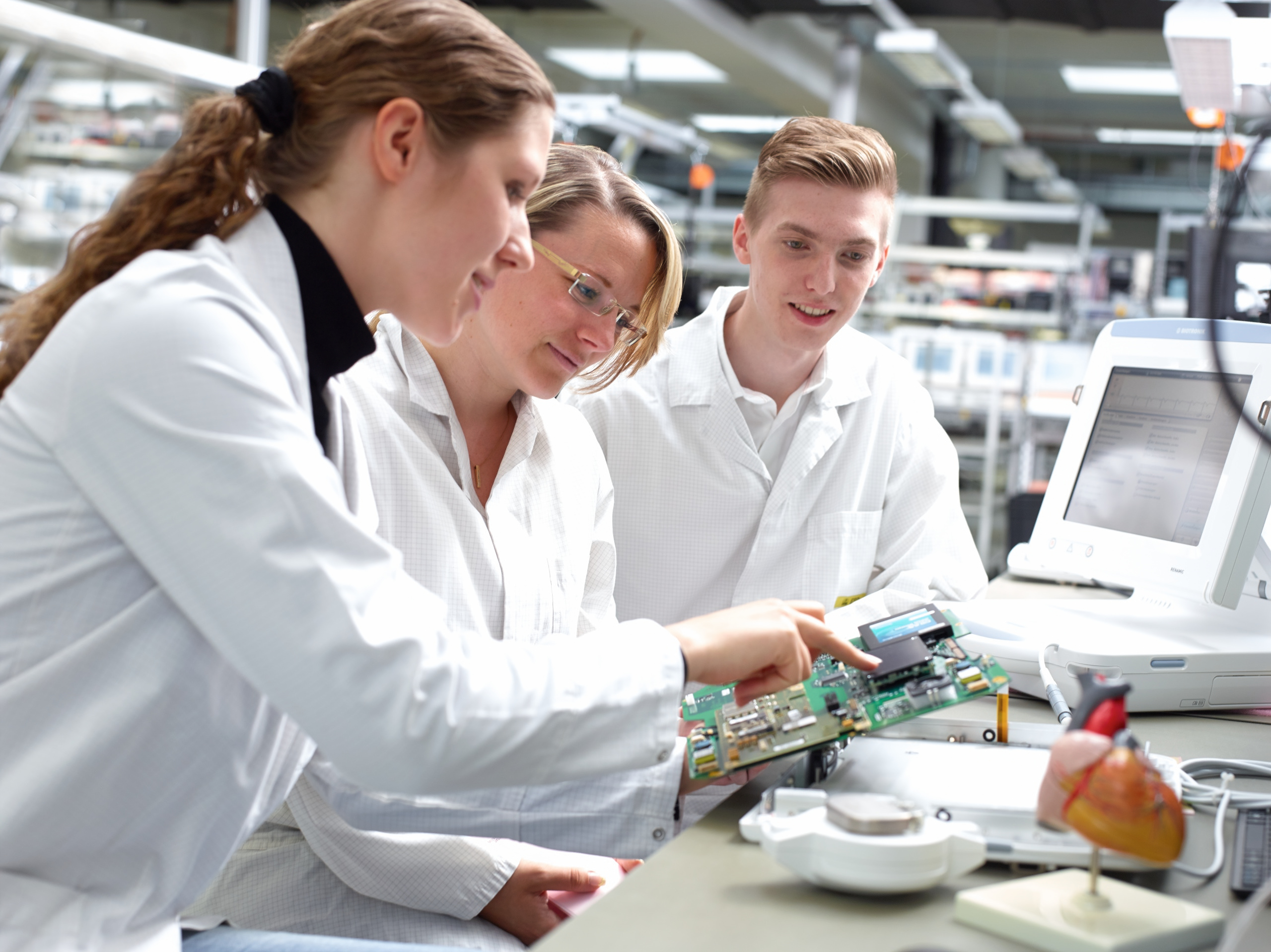 Ausbildung an Programmiergerät (1)